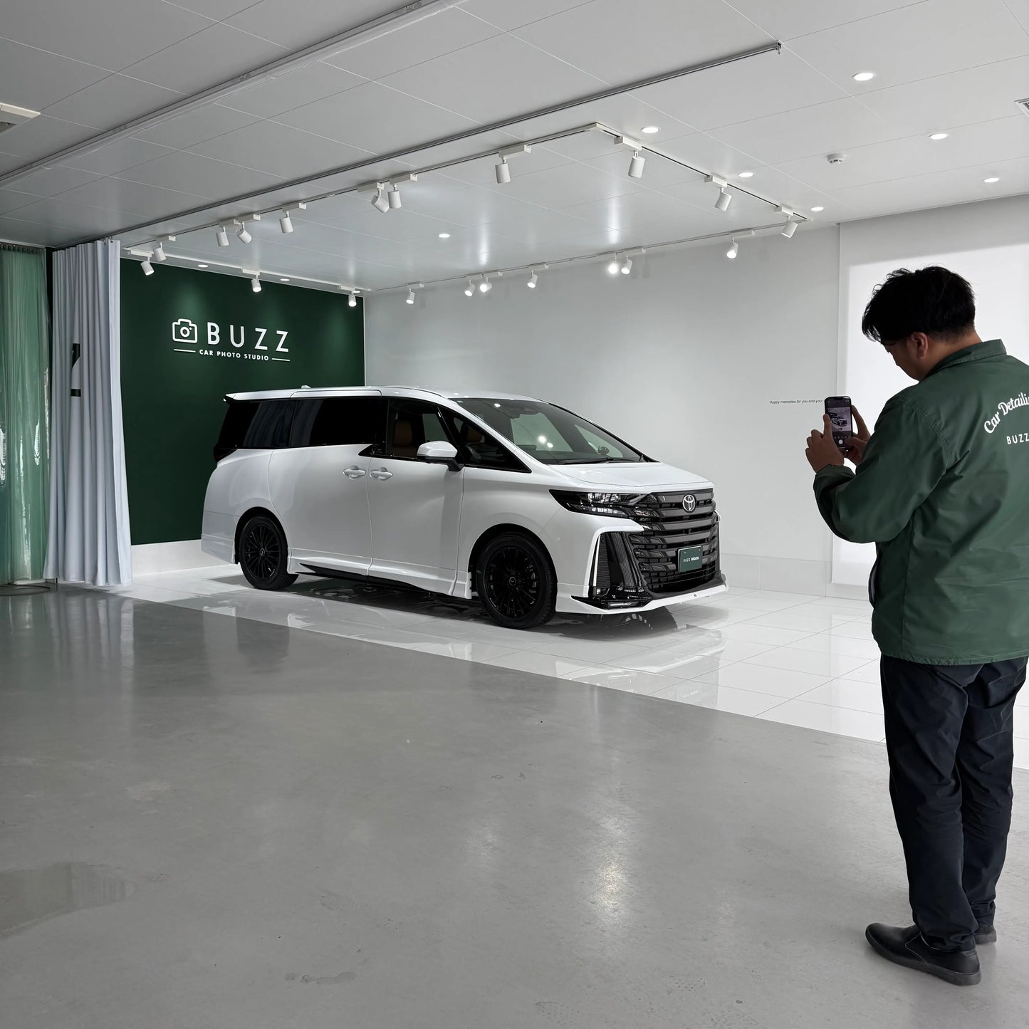洗車・コーティング専門店　BUZZ
